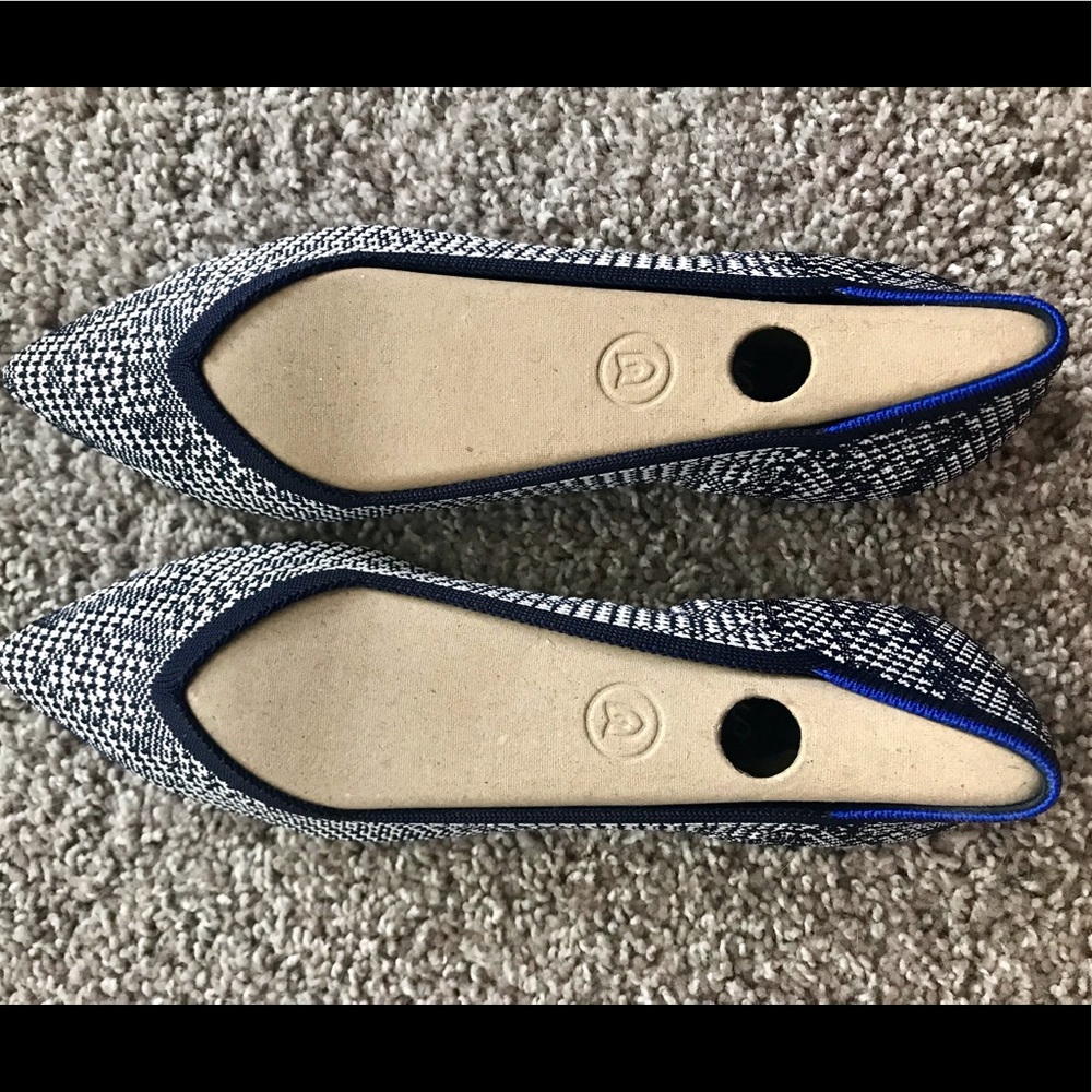 BNWB Rothy’s Navy Houndstooth points size 8.5